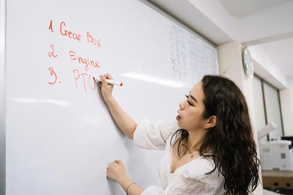 Top Strategies for UK Event Planners to Seamlessly Blend Virtual and Hybrid Experiences